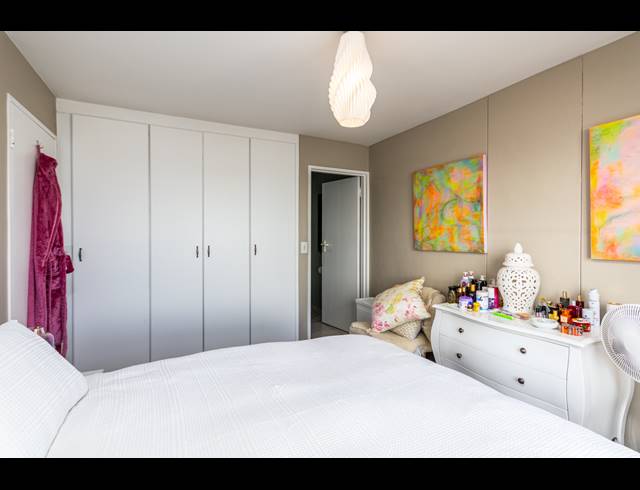 2 BEDROOM APARTMENT TO LET IN BEACHFRONT